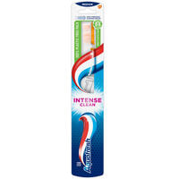 Зубная щетка Aquafresh Intense Clean средней жесткости