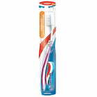 Зубная щетка Aquafresh Clean & Flex средней жесткости